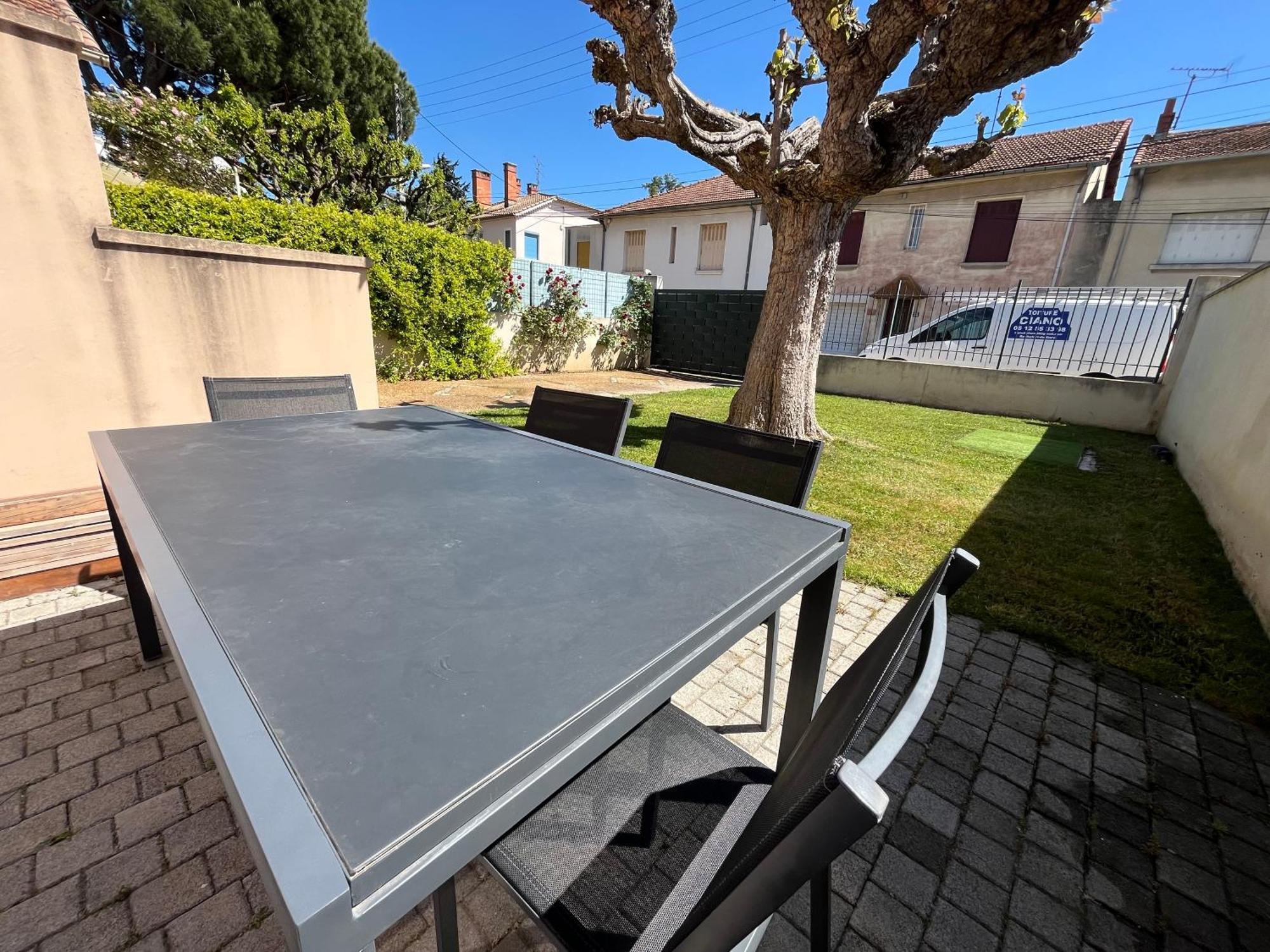 Maison Familiale 3 Chambres, Parking Gratuit Avignon Bagian luar foto